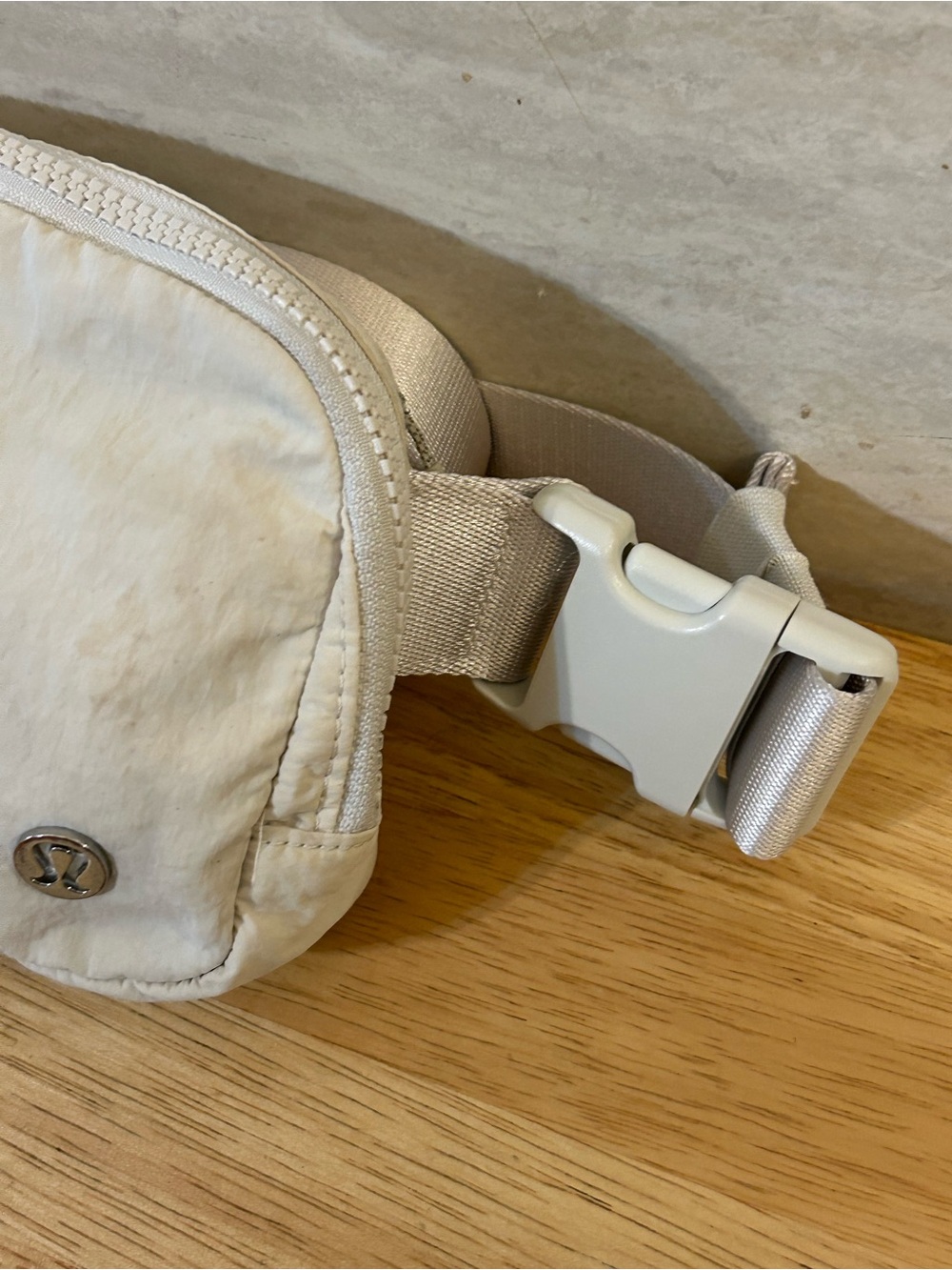Lululemon Everywhere Off White Belt Bag (1L) - Picture 7 of 15